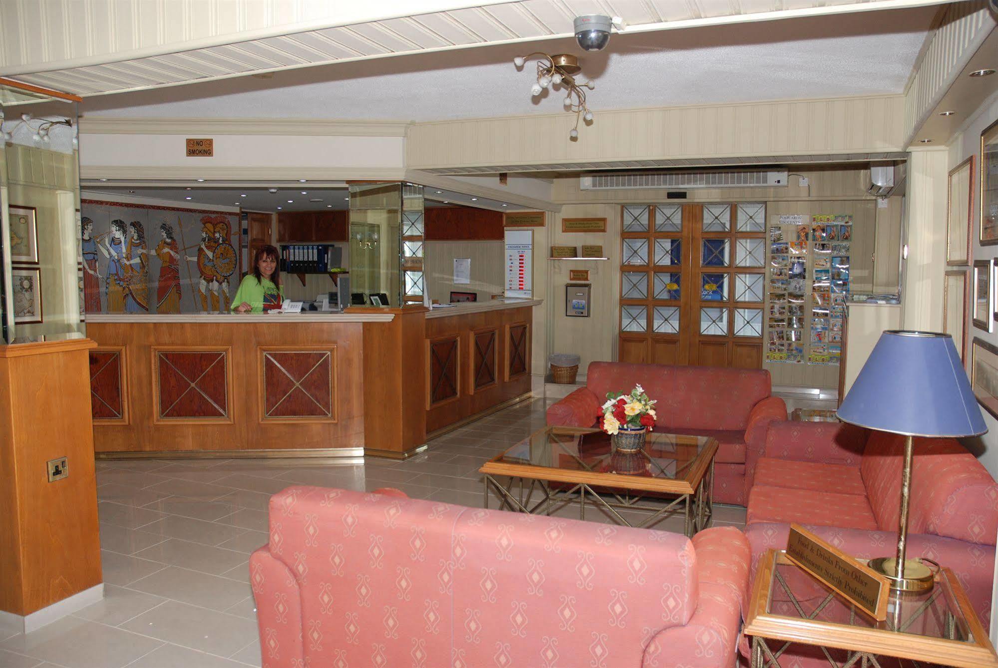 Christabelle Hotel Apartments アヤナパ エクステリア 写真
